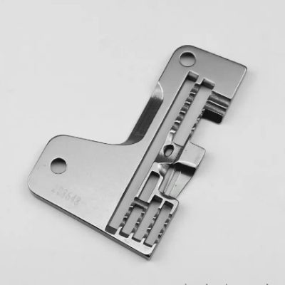 High-Quality 208648 Three Needle Six Thread Sewing Machine Needle Plate